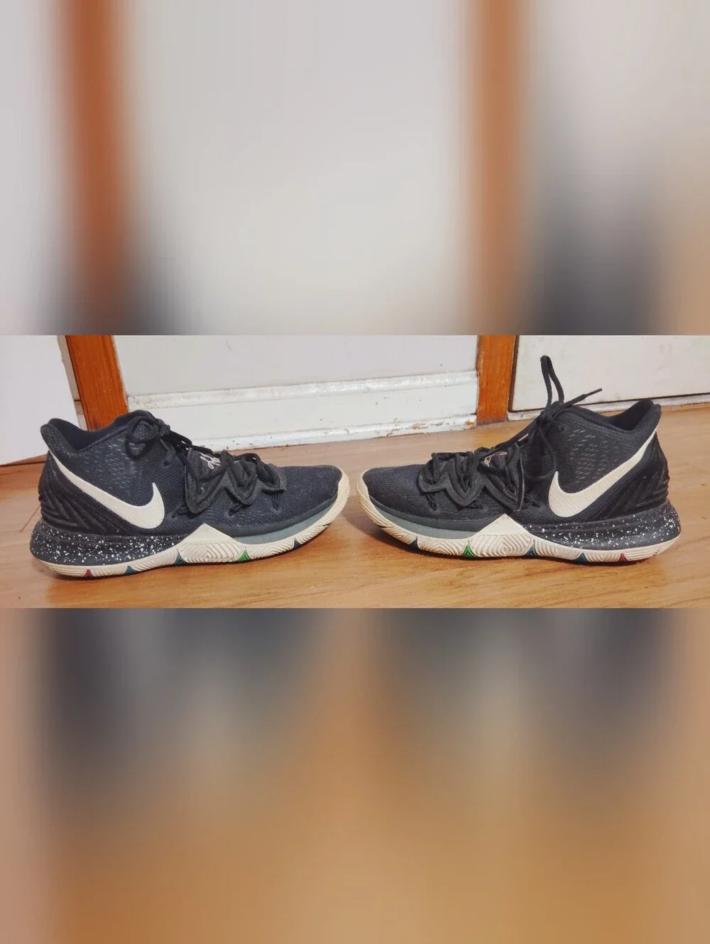 Nike Kyrie 5 Black White Blue Basketball Shoes Size 10.5